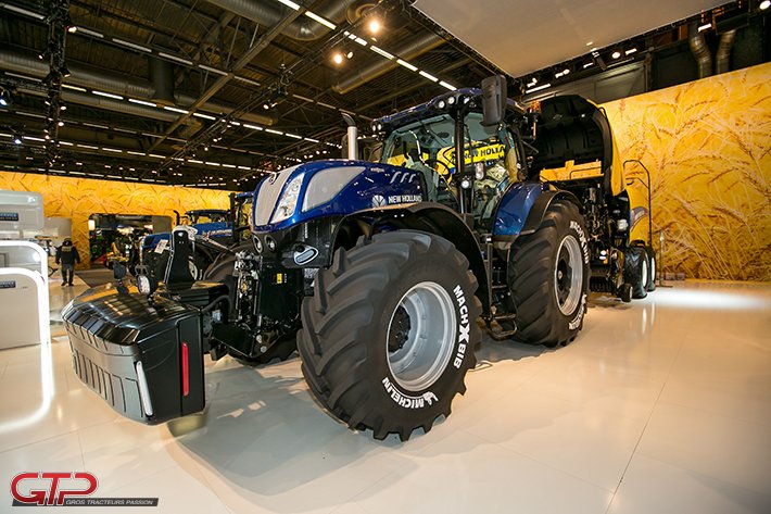 New Holland T7