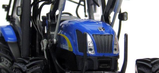 Universal Hobbies - New Holland T6020