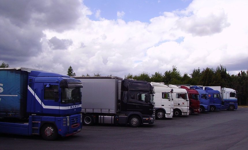 camions parking