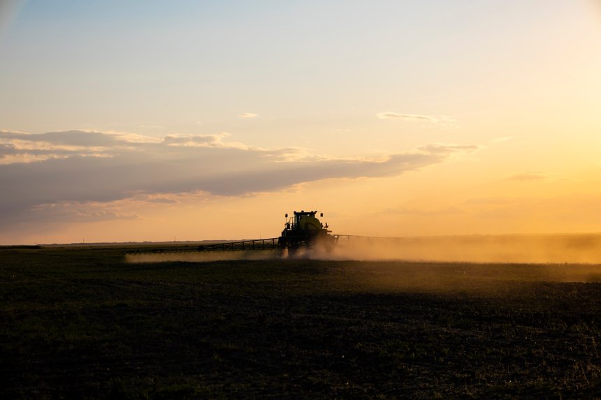 Le ministre de l’Agriculture Marc Fesneau s’est exprimé en faveur des herbicides contenant du S-Métolachlore. © Igor Bastrakov / Adobe Stock