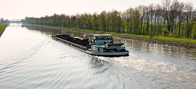 Le projet canal Seine-Nord gelé en plein été