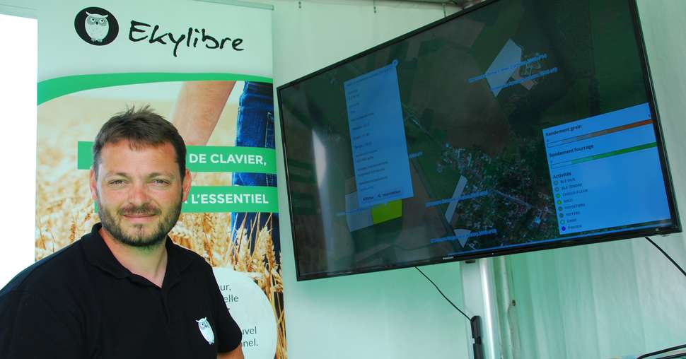 David Joulin, co-fondateur d'Ekylibre devant l'un des écrans du logiciel Ekylibre. © M. Lecourtier/Pixel image
