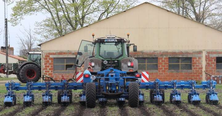 Du carbure pour le strip-till de Carré. Photo: Carré