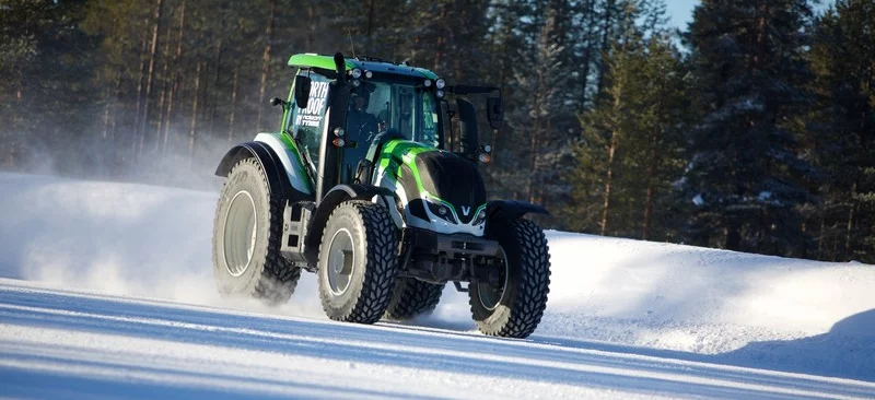 Un tracteur flashé à plus de 130 km/h sur neige!
