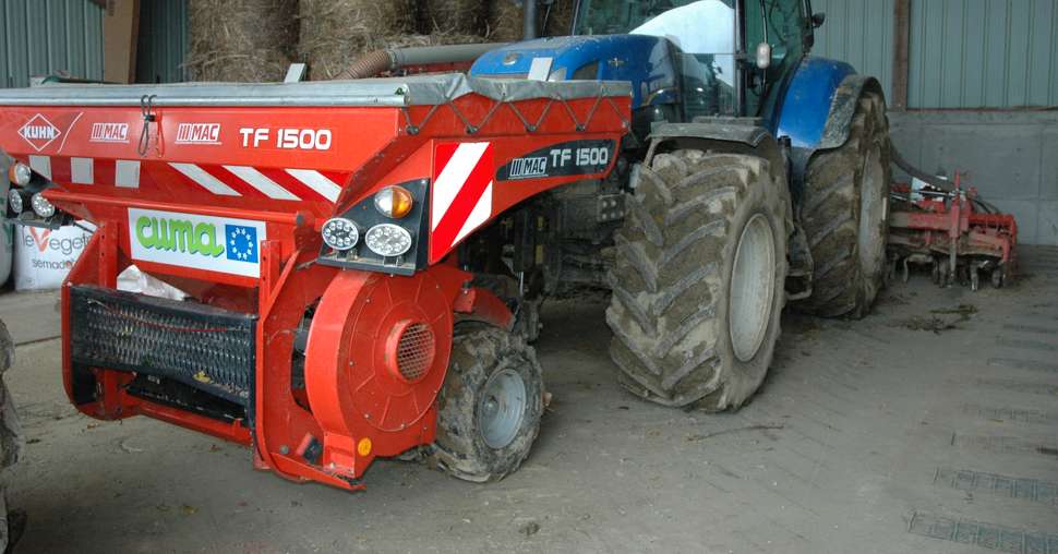 Cinq agriculteurs de la Cuma de la Brutz ont investi dans un combiné de semis en 2013, qu’ils ont équipé d’un fissurateur fait maison, pour semer au total près de 600 ha de céréales d’hiver, colza et maïs.