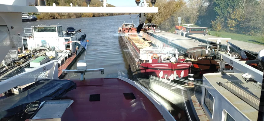 Des artisans-bateliers bloqués sur la Seine amont 