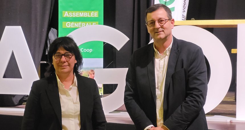 Agnès Duwer et Thierry Dupont, respectivement directrice générale et président de la coopérative Agora, lors de l'AG 2023. © Agora 