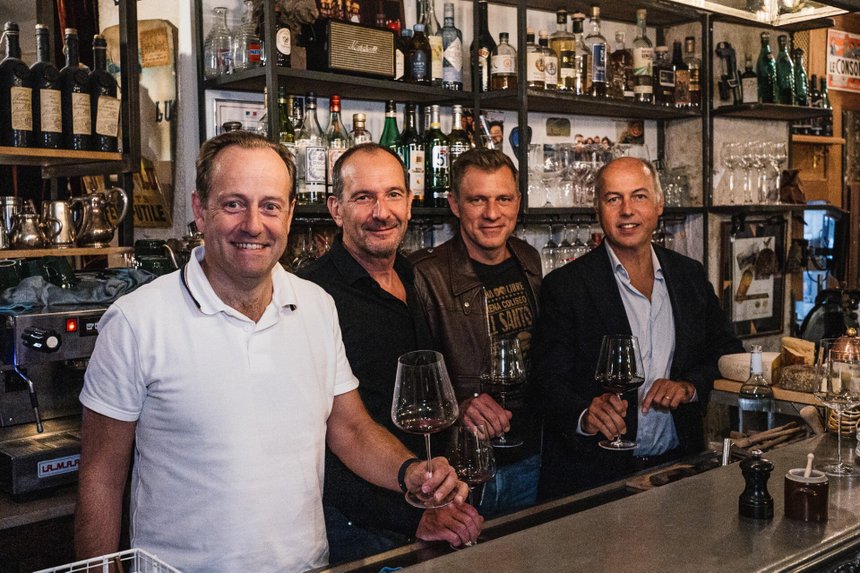 Xavier Garambois, Marc Perrin, Nicolas Mendiharat et Guillaume Jourdan ont lancé WineChain en mai 2023. Photo : WineChain