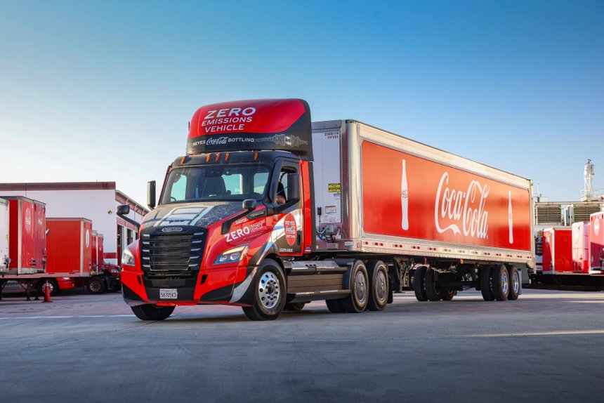 Oh le beau camion américain électrique Freightliner pour Coca Cola ! -  FranceRoutes