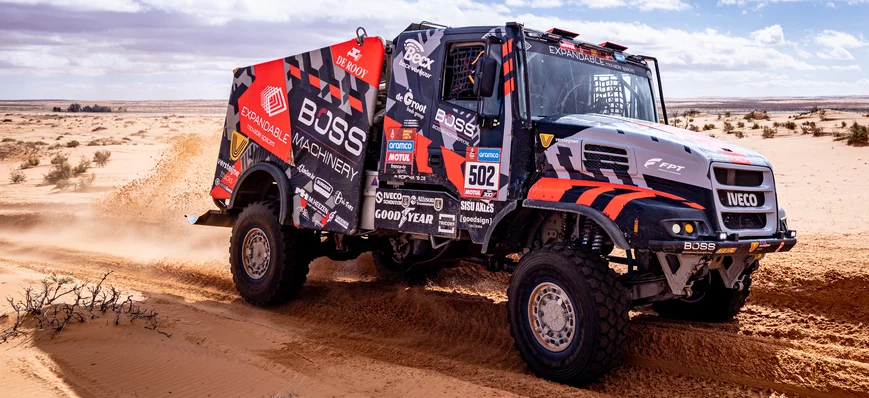 Dakar 2024 : Goodyear équipe le team De Rooy