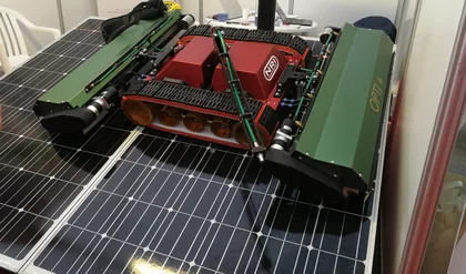 NRI: un robot pour nettoyer les panneaux solaires