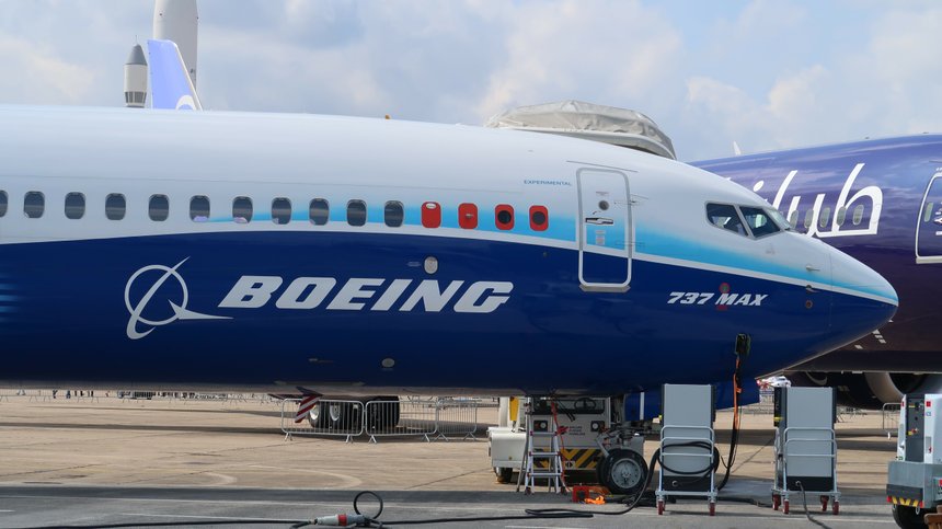 Avion Boeing 737 MAX au sol, posÃ© sur le tarmac de lâaÃ©roport du Bourget, salon du Bourget â Paris Air Show de juin 2023 (France)