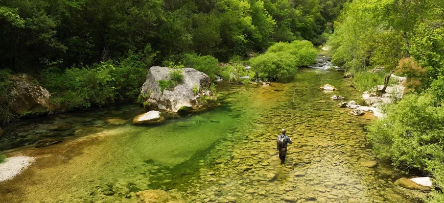 Pêche à la mouche de la truite sur la Siagne, rivi