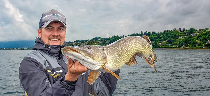 Pêche du brochet aux leurres durs sur le lac de Bo