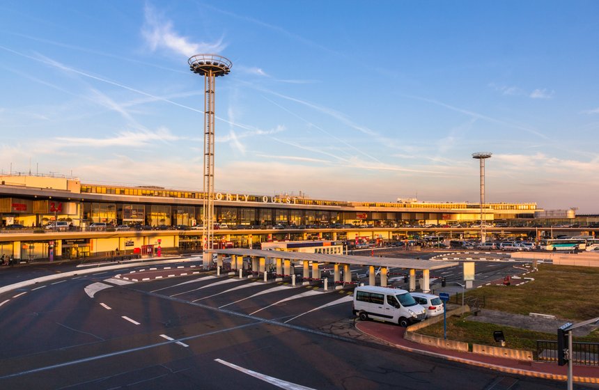 Paris - Orly - FRANCE - GRÈVE - CONTRÔLEURS AÉRIENS