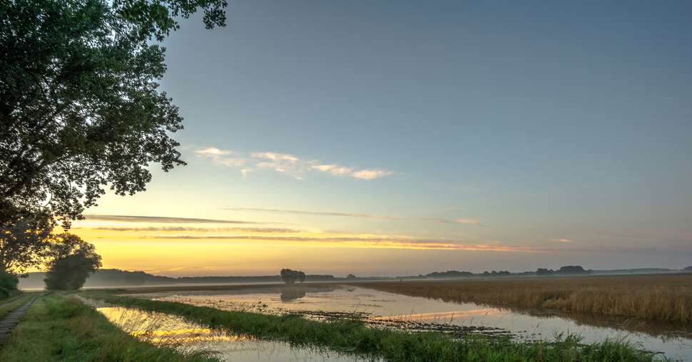 EAU - CHAMPS - INONDATION