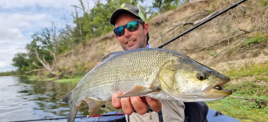 Aventure-pêche en float-tube sur la Loire dans la 