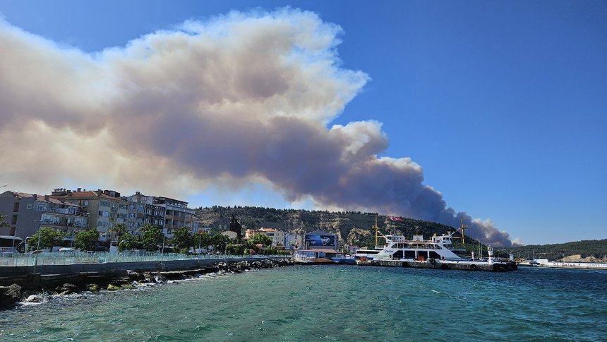 One-way ship traffic in the Canakkale Strait was suspended due t