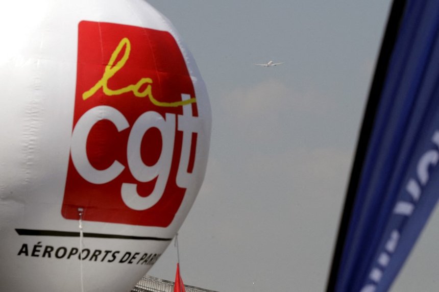 FRANCE-AVIATION-LABOUR-STRIKE