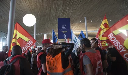 Manifestation contre la loi travail à l'aéroport Charles de Gaul