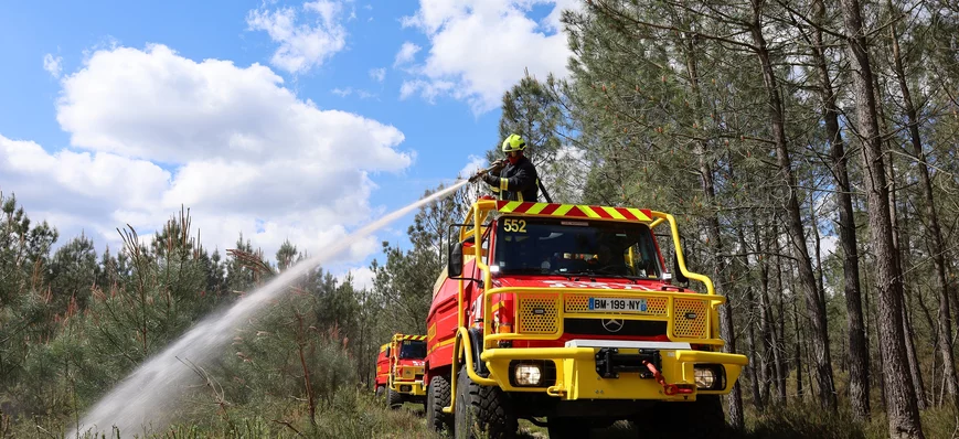 Deux Mercedes Unimog restaurés par CMar vont au fe