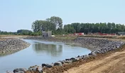 Détournement de l'Oise et construction d'un pont au dessus du futur canal Seine-Nord