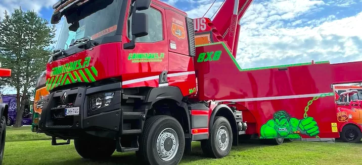 Le premier Renault K 8x8 équipé en dépanneuse