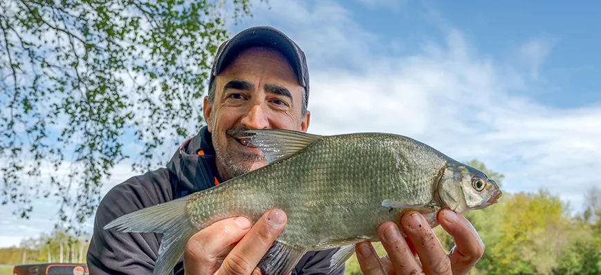 La pêche technique des plaquettes au feeder