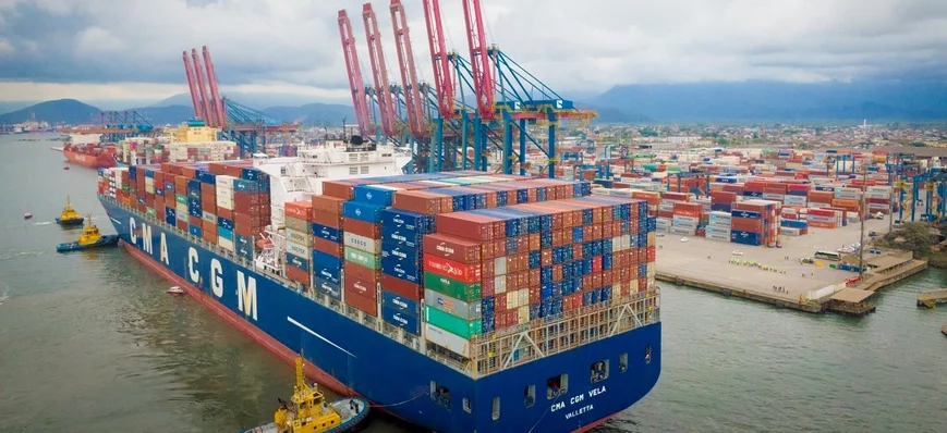 CMA CGM met la main sur le principal opérateur d’i