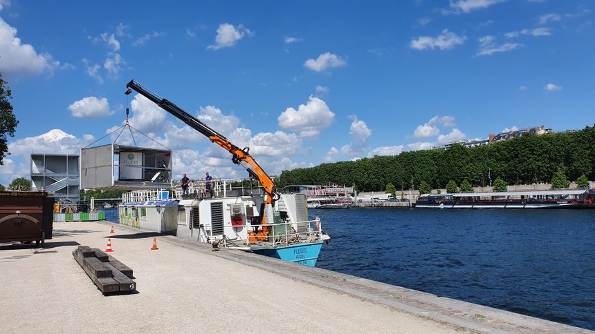 Le bateau Fludis à Paris le 31 mai 2022