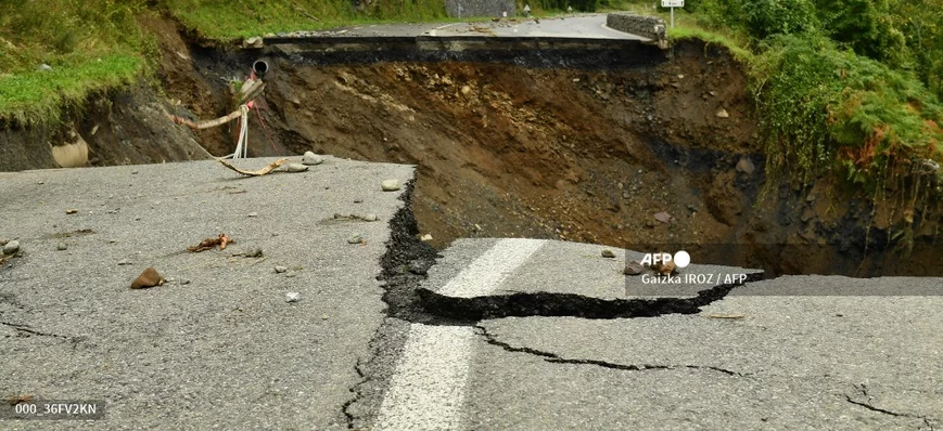 La fermeture du col du Somport, coup de frein pour