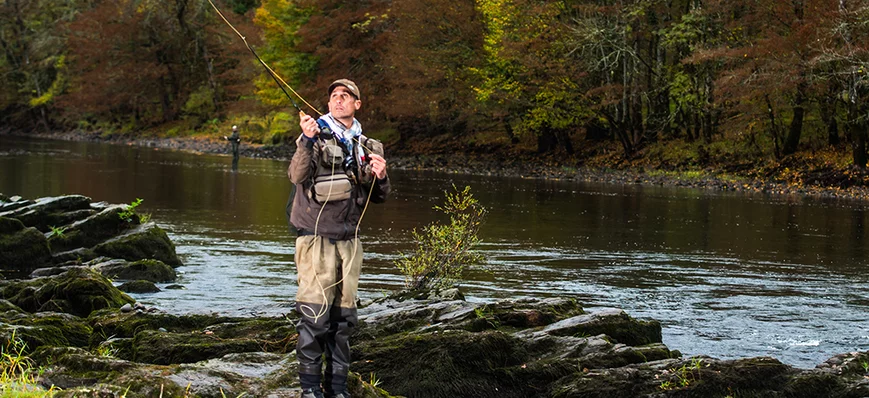 Pêche de l'ombre commun en automne sur la Dordogne