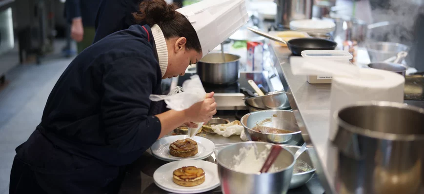 ESMS : Sensibiliser les apprentis cuistots à une a