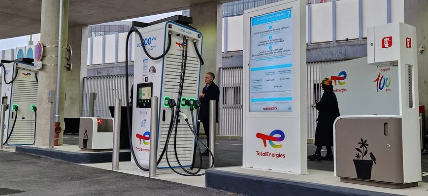 TotalEnergies ouvre sa première station-service él