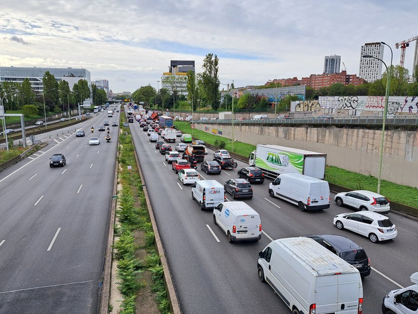 Voie réservée au covoiturage sur le périphérique à Paris