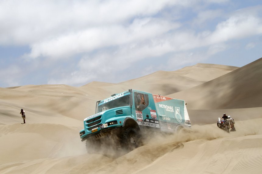 Iveco en course dans le rallye-raid Dakar