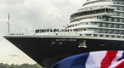 Queen Anne Arrival-006