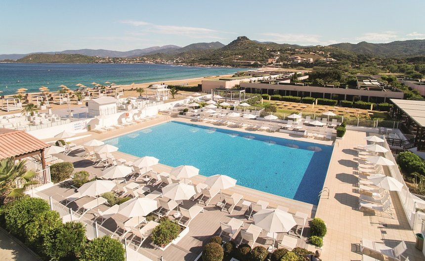 Vuie aÃ©rienne de la piscine