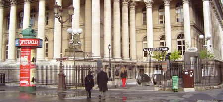 { element.images.0.titre }}