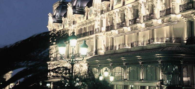 { element.images.0.titre }}
