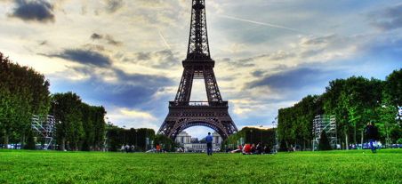 { element.images.0.titre }}