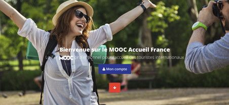 { element.images.0.titre }}