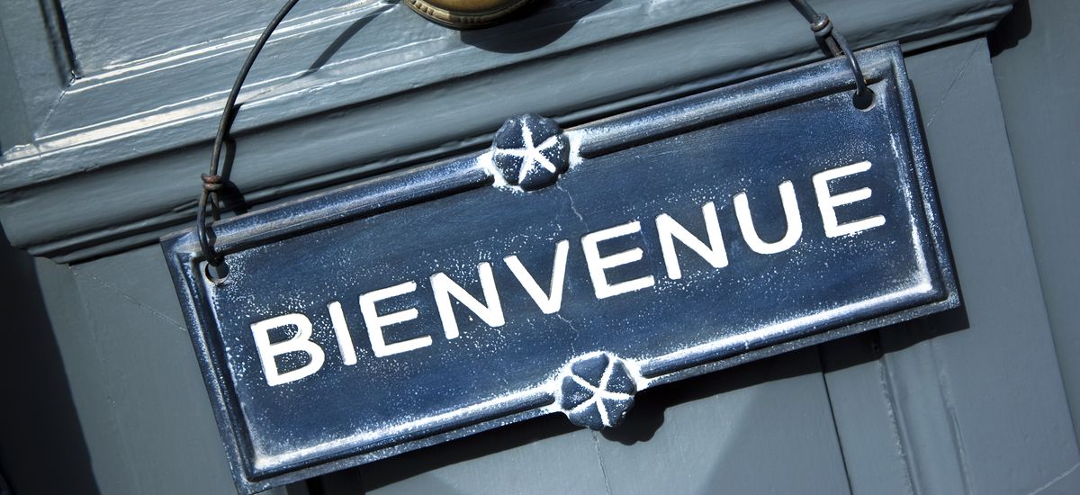 { element.images.0.titre }}