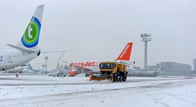 Vols annulés à Orly, routes fermées... La tempête Gabriel perturbe les transports 