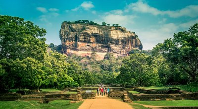 Le Sri Lanka suspend son projet de visa gratuit, les TO poursuivent les reports sans frais 