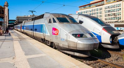 Grève SNCF et RATP : la mobilisation baisse, les pertes se creusent 