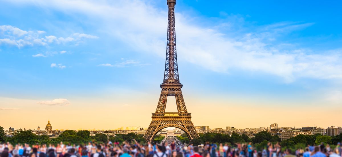 { element.images.0.titre }}