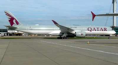 Pourquoi Qatar Airways investit (beaucoup) en Europe, en Asie et en Afrique 