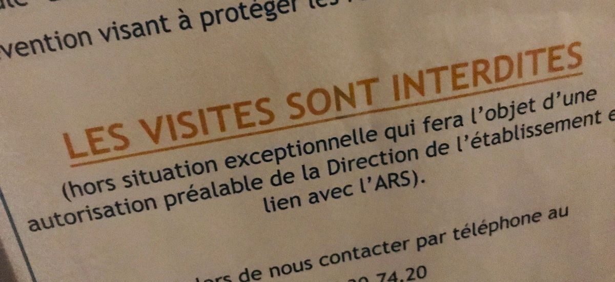 { element.images.0.titre }}