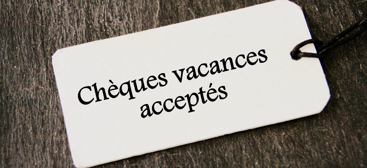 { element.images.0.titre }}